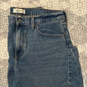 Abercrombie & Fitch Barrel leg Jeans